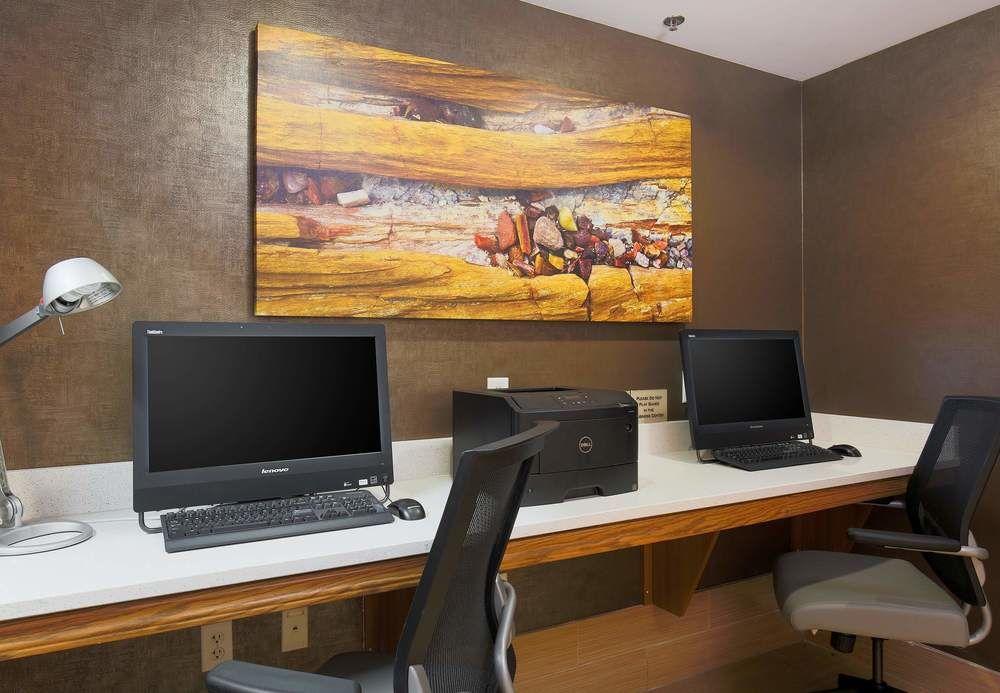 Springhill By Marriott 3*